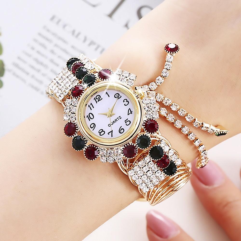 Relógio Bracelete Feminino com Pedras Brilhantes