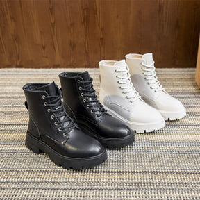 Bota Feminina Tratorada Couro Legítimo Modelo Nicoly