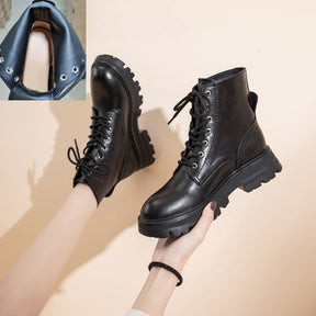 Bota Feminina Tratorada Couro Legítimo Modelo Nicoly