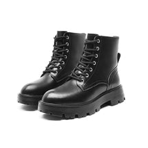Bota Feminina Tratorada Couro Legítimo Modelo Nicoly