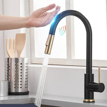 Torneira Inteligente para Cozinha com Abertura por Toque