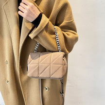 Bolsa de Ombro Feminina Tiracolo de Couro Sintético com Alça Corrente Luxury Style