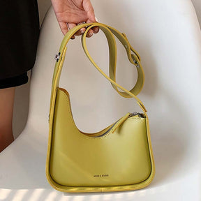 Bolsa Feminina Média Modelo Chic