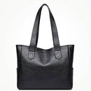 Bolsa Preta de Couro Feminina Sacola Smooza